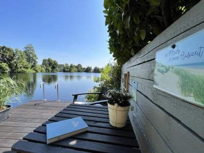 Mobilheim/Chalet mit Steg am See 