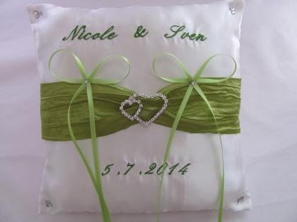 Ringkissen Hochzeit Name Datum creme-grün