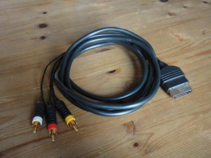 2 Originale X Box Controller S, 1 Fernbedienung, 1 AV Kabel (2 Pads von 4 sind w