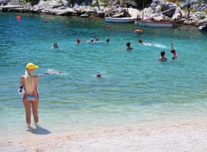 Kroatien urlaub ferienwohnung mit pool Sommer 2105