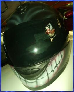Airbrush Helm! Design -Grinsen mal anders!