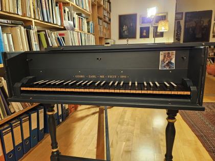 Sehr schönes Cembalo Georg Zahl Me Fecit 1991 mit Gemälde