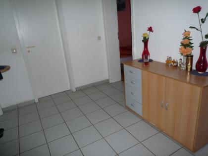 2 Zimmerwohnung, integrierte Küchenzeile, Bad/WC, Terrasse, Grundstücksnutzung D