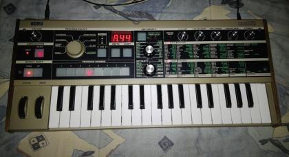 Korg MicroKorg Digitaler Synthesizer und Vocoder.