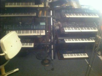 Homestudio auflösung OBX analogsynth sampler drum echo e guitar effekte usw viel