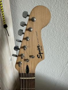 E-Gitarren-Set: Gitarre, Topteil und Box