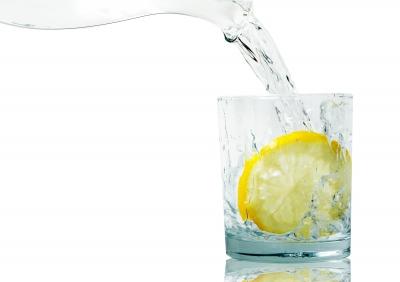 Fadem Mineralwasser byebye sagen - Frucht-Sirupe sind die Alternative!