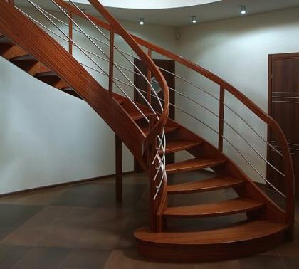 Treppe aus Polen von Tischler Vollholz Massivholz Hersteller Holz