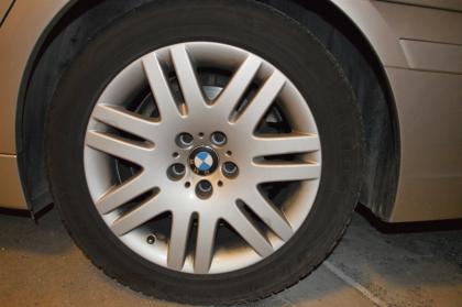 BMW Original Felgen Design Doppelspeiche 93 mit Kumho Winterreifen, abgefahren