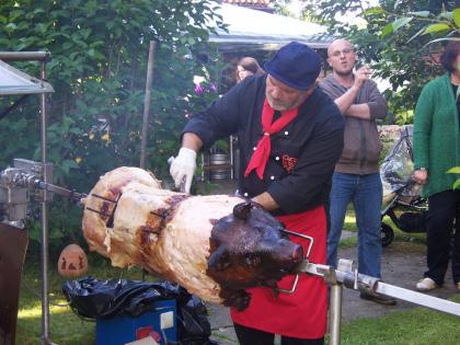 Schwein am Spieß ein Highlight Ihrer Feier 
