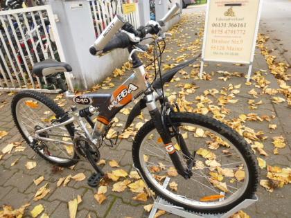 (226) 21 Gang Gabel u Sattel gefedert UNIVEGA 24 Zoll RH 37