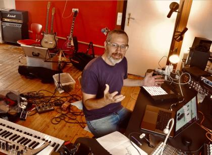 Gitarrenunterricht -MAKE YOUR OWN MUSIC-  auch online lessons!