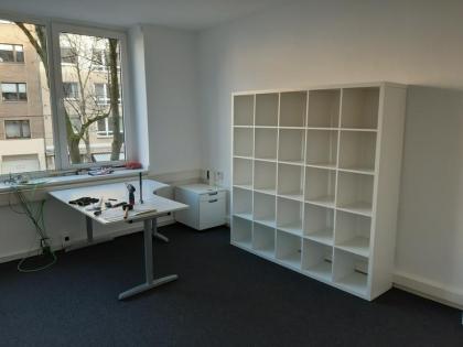 Umzugshelfer hilft in Düsseldorf beim Umzug