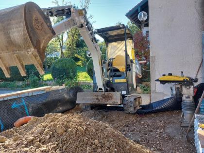 Minibagger-Arbeiten rund um Haus