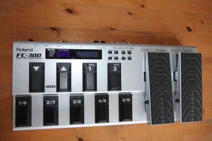 ROLAND FC300 - Midi Fußschalter (passend zum VG-99)