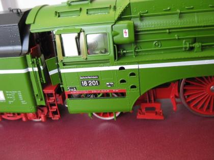 FULGUREX # 2210 H0 Dampflok BR 18 201 DR VESM NEU