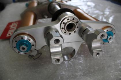 Aprilia RSV Tuono Factory RR Öhlins Gabel