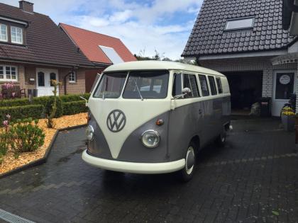 Hochzeits Oldtimer Volkswagen Bulli mieten T1 Grau Weiss Brautwagen