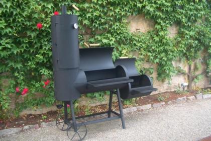 Barbeque Smoker Grill