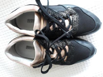 Damenschuhe. Geox