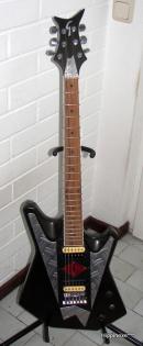 Verkaufe E-Gitarre*Black Lady with red Diamonds* Heavy Metal Brett