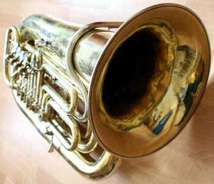 Kompakte Profiklasse 4/ 4 B/ Bb Tuba CERVENY OPERA 5 Ventile