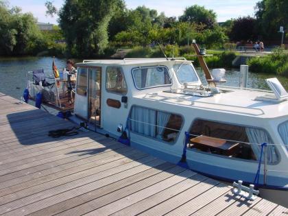 Stahlschiff Boot Motorboot Wanderschiff Verdränger