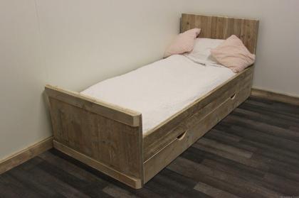 Bauholz Bett Krefeld www.exklusivdutchdesign.de