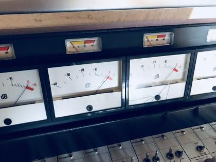 Studer 169 Mischpult mit Meterbrücke