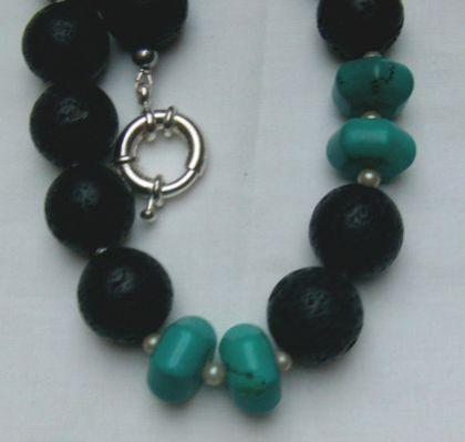 Edelsteinkette mit Lava, Türkis und Perlen