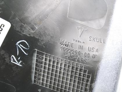 Außenspiegelblende oben links (Schale) PPSW Tesla Modell 3 1092290-00-D