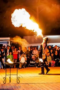 Atemberaubende Feuershow! Feuerspucker & Feuerschlucker FIRE TWISTER mit Feuersc