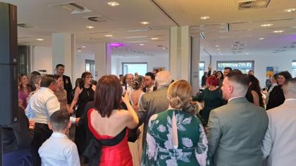 Italienische deutsch Internationale live musik band und DJ.
