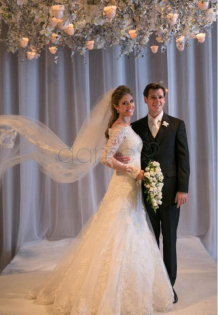 Bodenlang Spitze Lange Ärmel Prinzessin Brautkleid