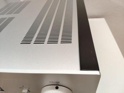 Yamaha R-N2000A Netzwerk Receiver Verstärker silber