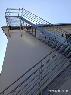 Metalltreppen zum Garten, Gittertreppen, WPC, Gelander, Stahltreppen aus Polen M