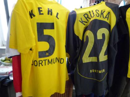 Fussball-TRIKOTS: BVB, St. Pauli, Leverkusen, Nürnberg ... siehe FOTOS!