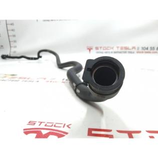 1130668-00-B Tesla Modell X hinteres rechtes Motorkühlrohr 1130668-00-B