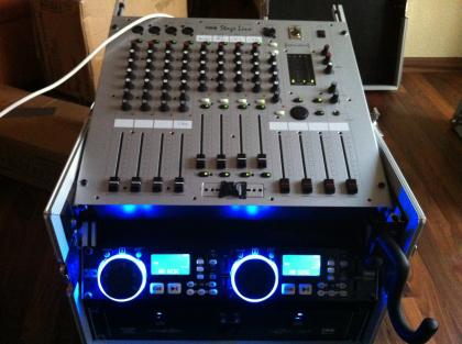 DJ Rack, Komplett mit Mischpult, Doppel MP3/CD Player, Winkel Rack, Schwanenhals