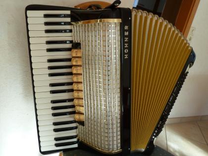 Akkordeon Hohner Verdi III M 120 Bässe NEUWERTIG!