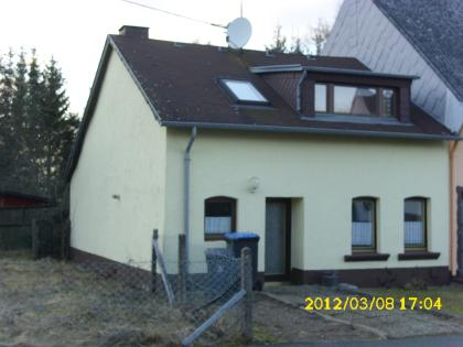 Kleines Haus mit kleinem Garten zu verkaufen