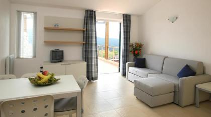 Elba Golf Apartments liegt auf einem Hügel ab vom Chaos und vom Verkehr  Meersic
