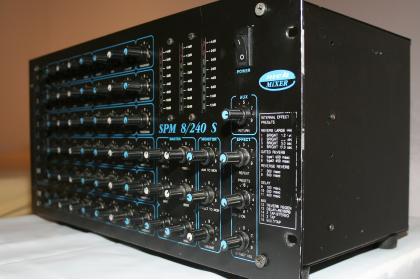 DJ Powermixer SPM 8/240 S mit Boxen und Zubehör