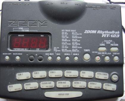 Hallo ich verkaufe mein Zoom Rhythmtrak RT-123  