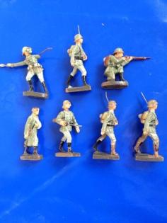 7 Stk. Soldaten, Masse, Elastolin, Lineol, Schusso, Leyla, WKII