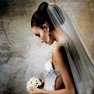 Hochzeit / Brautstyling /Luxury Glamour Braut Make-Up & Hairstyling von Profi.Ma