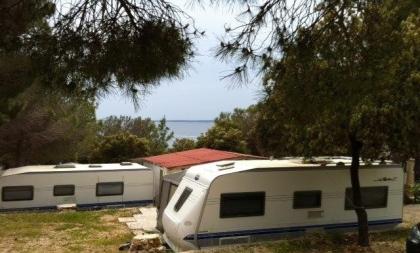 FESTSTEHENDER 46 m2 WOHNWAGEN AM MEER IN KROATIEN ZU VERKAUFEN
