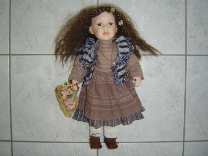 Dekopuppe ca. 46cm Blumen Korb Kleid Puppe Porzellanpuppe
