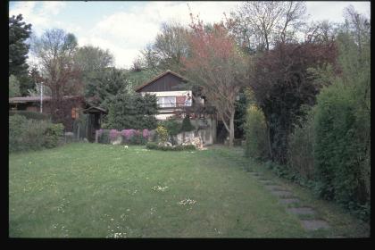 Massives Wochenendhaus