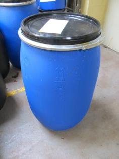 200 l Deckelfässer um 8,5 € bei Bremen
